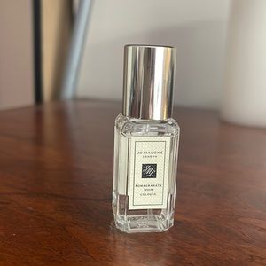 Jo Malone Pomegranate Noir colognePromo worth $45. Grt 4 purse. Chrging only $10